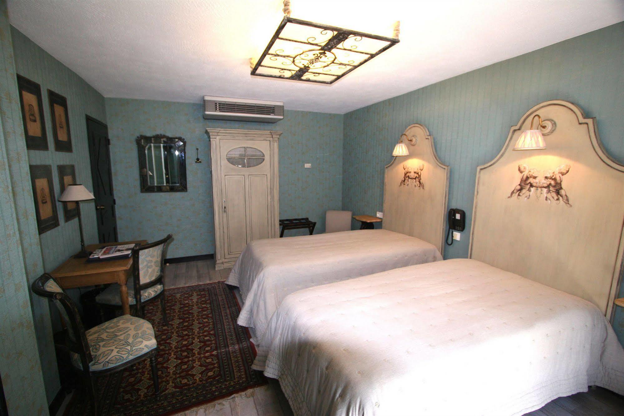 Hotel Saint Pierre Boutique-Hotel Сомюр Екстер'єр фото